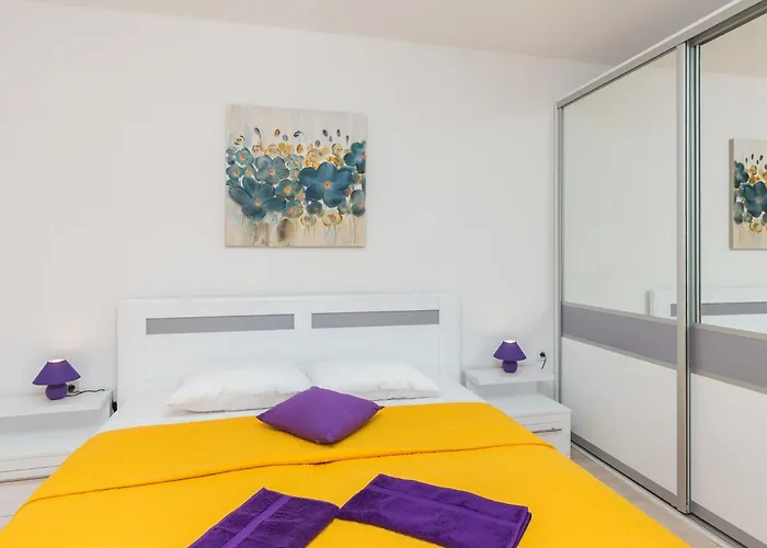 Enzian - Comfort Two Bedroom With Balcony And Sea View * Mlini