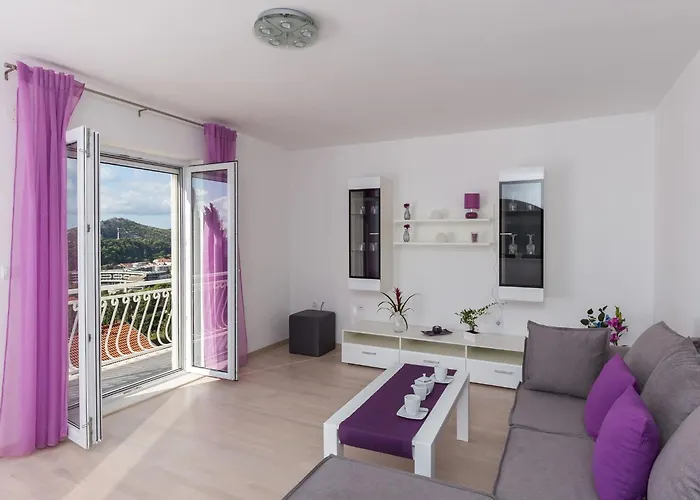 Appartement Enzian - Comfort Two Bedroom With Balcony And Sea View Mlini