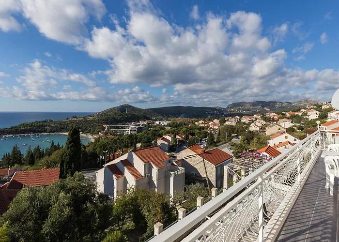 Enzian - Comfort Two Bedroom With Balcony And Sea View Mlini