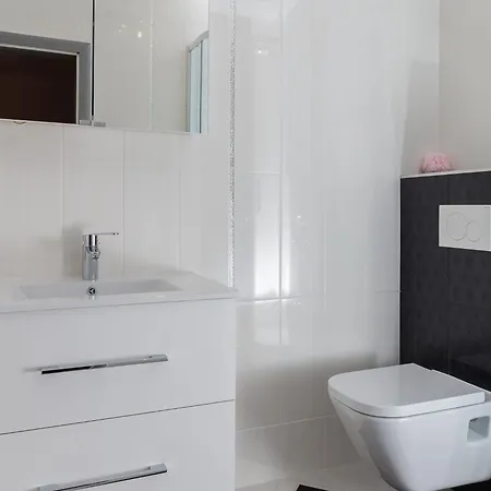 Enzian - Comfort Two Bedroom With Balcony And Sea View * Mlini