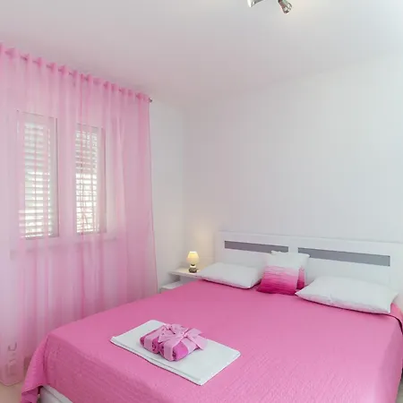 Apartment Enzian - Comfort Two Bedroom With Balcony And Sea View *