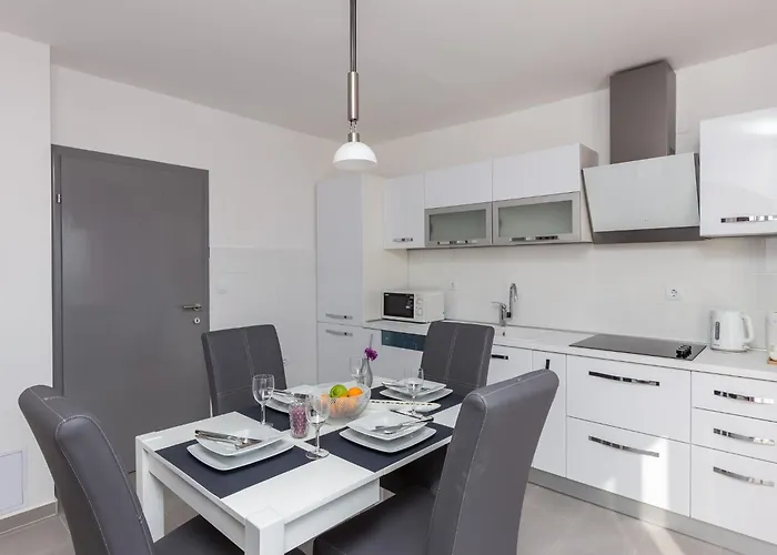 Apartament Enzian - Comfort Two Bedroom With Balcony And Sea View *